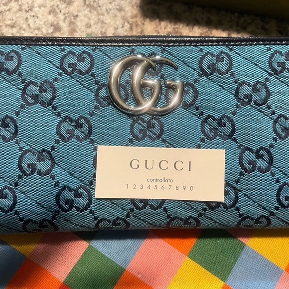 Authentic Gucci multicolored/blue zipper wallet - Picture 1 of 7